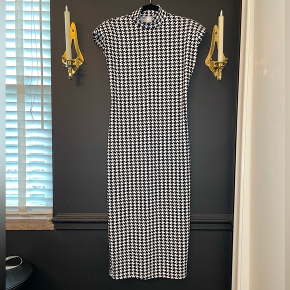 Houndstooth Bodycon Split Hem Dress - Picture 1 of 10